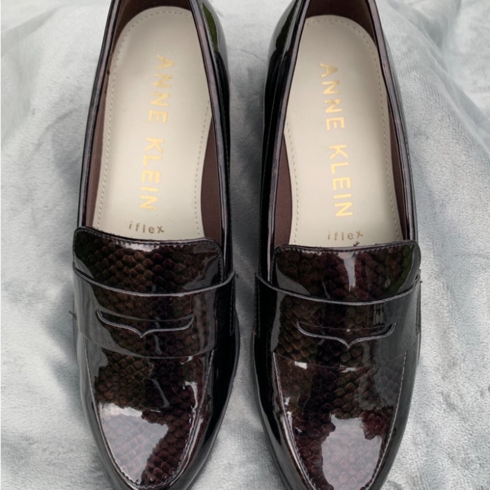 Anne Klein Flex faux patent leather shoes.